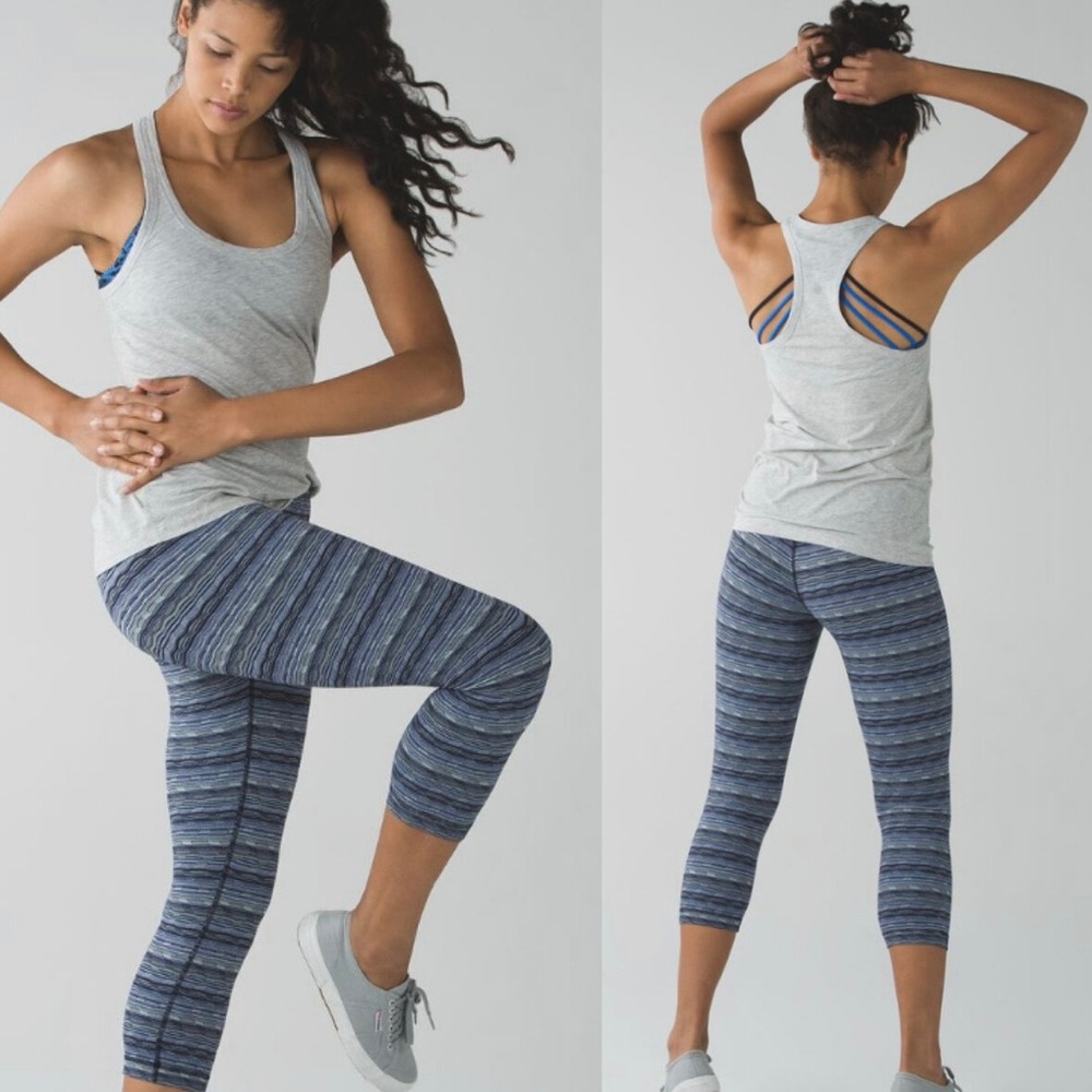 LuluLemon Blue/White Cropped Leggings, Size 6
